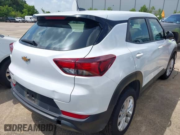 2024 Chevrolet TrailBlazer LS with VIN KL79MMS25RB097552, listed as a IAAI auction lot 42745788 with 41,288 mi miles and . Bid and sale history available at DreamBid. Image 4.