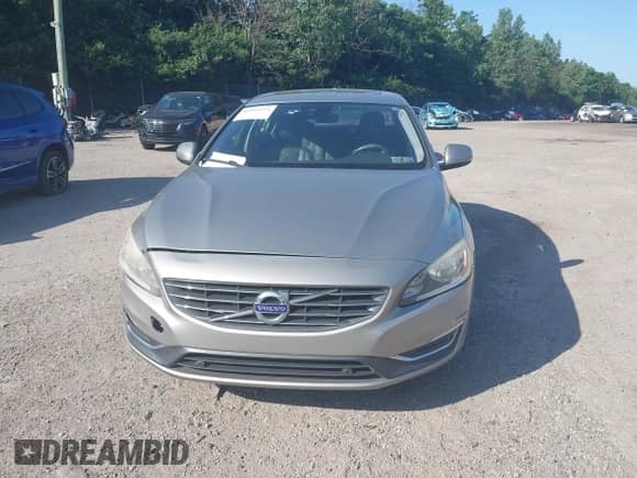2015 Volvo S60 T5 Premier с VIN YV1612TK7F1351761, выставлен на аукционе IAAI как лот 42582359 с пробегом 138 659 миль миль и . История ставок и продаж доступна на DreamBid. Изображение 13.