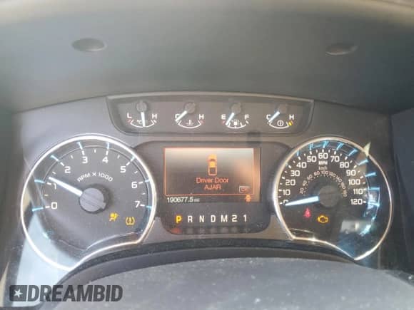 2011 Ford F-150 XLT с VIN 1FTFW1CT2BFA59250, выставлен на аукционе Copart как лот 85499635 с пробегом 190 677 миль миль и Чистый • Clean title. История ставок и продаж доступна на DreamBid. Изображение 9.