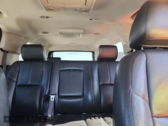 2013 Chevrolet Suburban LT с VIN 1GNSKJE79DR335667, выставлен на аукционе Copart как лот 85008435 с пробегом 223 366 миль миль и Чистый • Clean title. История ставок и продаж доступна на DreamBid. Изображение 10.