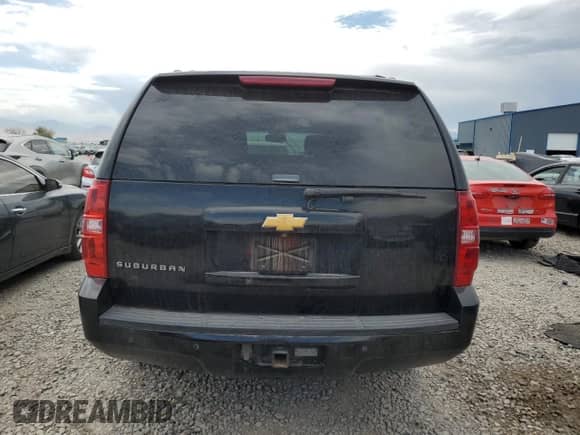 2014 Chevrolet Suburban LT с VIN 1GNSKJE79ER208905, выставлен на аукционе Copart как лот 69752065 с пробегом 105 649 миль миль и Списание • Salvage title. История ставок и продаж доступна на DreamBid. Изображение 6.