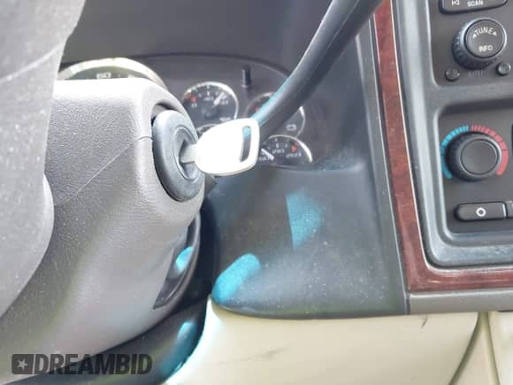 2006 Cadillac Escalade z VIN 1GYEC63N96R157399, wystawiony jako IAAI lot #42566862 z przebiegiem 207 184 mil mil oraz . Historia ofert i sprzedaży dostępna na DreamBid. Obrazek 11.