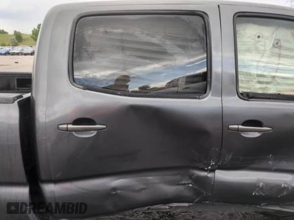2010 Toyota Tacoma PreRunner с VIN 3TMKU4HN5AM023552, выставлен на аукционе Copart как лот 62602825 с пробегом 175 177 миль миль и Списание • Salvage title. История ставок и продаж доступна на DreamBid. Изображение 10.