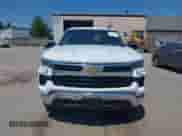 2024 Chevrolet Silverado 1500 LT z VIN 1GCPDDEK9RZ156065, wystawiony jako IAAI lot #42589120 z przebiegiem 11 299 mil mil oraz . Historia ofert i sprzedaży dostępna na DreamBid. Obrazek 12.