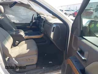 2015 Chevrolet Silverado 1500 LTZ z VIN 3GCUKSECXFG330422, wystawiony jako IAAI lot #42932960 z przebiegiem 143 149 mil mil oraz . Historia ofert i sprzedaży dostępna na DreamBid. Obrazek 5.