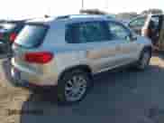 2012 Volkswagen Tiguan SE с VIN WVGBV7AX7CW580259, выставлен на аукционе IAAI как лот 42719624 с пробегом 94 710 миль миль и . История ставок и продаж доступна на DreamBid. Изображение 4.