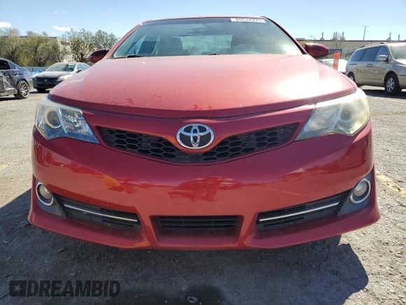 2014 Toyota Camry SE with VIN 4T1BF1FK1EU765428, listed as a Copart auction lot 85534935 with 138,260 mi miles and Salvage title. Bid and sale history available at DreamBid. Image 5.