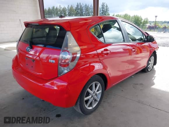 2014 Toyota Prius One z VIN JTDKDTB32E1562747, wystawiony jako IAAI lot #42298582 z przebiegiem 113 063 mil mil oraz . Historia ofert i sprzedaży dostępna na DreamBid. Obrazek 4.