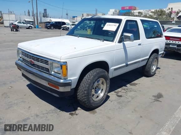 1984 Chevrolet Blazer с VIN 1G8CT18B1E8186120, выставлен на аукционе IAAI как лот 42819790 с пробегом 33 107 миль миль и . История ставок и продаж доступна на DreamBid. Изображение 2.