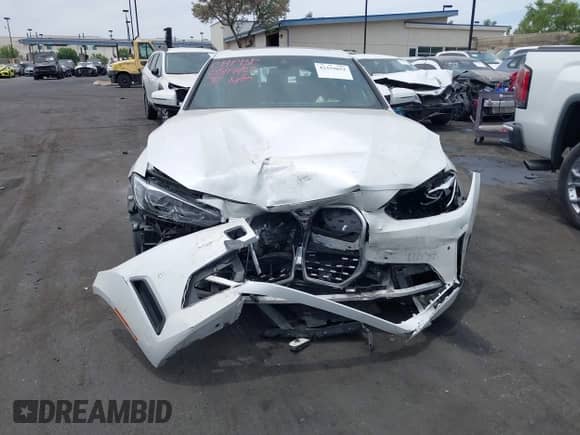 2024 BMW i4 eDrive35 с VIN WBY43AW00RFR84264, выставлен на аукционе IAAI как лот 42359652 с пробегом 54 240 миль миль и . История ставок и продаж доступна на DreamBid. Изображение 12.