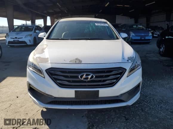 2015 Hyundai Sonata Limited z VIN 5NPE34AB6FH100734, wystawiony jako Copart lot #82507345 z przebiegiem 123 359 mil mil oraz Szkoda całkowita • Salvage title. Historia ofert i sprzedaży dostępna na DreamBid. Obrazek 5.