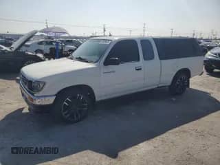 1995 Toyota Tacoma z VIN 4TAUN53BXSZ045129, wystawiony jako Copart lot #64268605 z przebiegiem 193 484 mil mil oraz Szkoda całkowita • Salvage title. Historia ofert i sprzedaży dostępna na DreamBid. Obrazek 1.