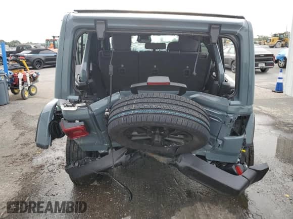 2025 Jeep Wrangler Sahara with VIN 1C4RJXP67SW600277, listed as a Copart auction lot 80646555 with 5,389 mi miles and Clean title. Bid and sale history available at DreamBid. Image 6.