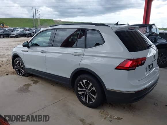 2022 Volkswagen Tiguan S с VIN 3VV1B7AX6NM070790, выставлен на аукционе IAAI как лот 42641828 с пробегом 38 713 миль миль и . История ставок и продаж доступна на DreamBid. Изображение 3.