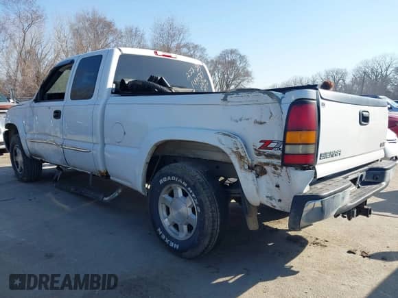 2004 GMC Sierra 1500 SLT с VIN 2GTEK19T741248095, выставлен на аукционе IAAI как лот 41777742 с пробегом 142 612 миль миль и . История ставок и продаж доступна на DreamBid. Изображение 3.