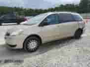 2005 Toyota Sienna CE с VIN 5TDZA23C95S231036, выставлен на аукционе Copart как лот 68925575 с пробегом 257 188 миль миль и Списание • Salvage title. История ставок и продаж доступна на DreamBid. Изображение 1.