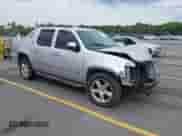 2013 Chevrolet Avalanche LT с VIN 3GNMCFE08DG289092, выставлен на аукционе IAAI как лот 42090240 с пробегом 143 588 миль миль и . История ставок и продаж доступна на DreamBid. Изображение 1.