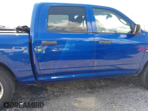 2014 Ram 1500 Express z VIN 1C6RR6KT8ES271804, wystawiony jako IAAI lot #42668383 z przebiegiem 183 217 mil mil oraz . Historia ofert i sprzedaży dostępna na DreamBid. Obrazek 13.