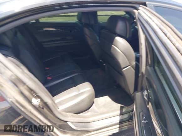 2011 BMW 7 Series 750Li z VIN WBAKB8C57BCY64762, wystawiony jako IAAI lot #42521989 z przebiegiem 121 926 mil mil oraz . Historia ofert i sprzedaży dostępna na DreamBid. Obrazek 8.