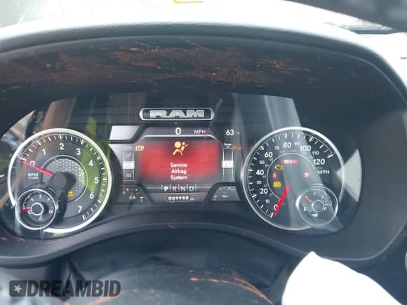 2023 Ram 1500 Big Horn z VIN 1C6RREBG8PN604579, wystawiony jako IAAI lot #42395022 z przebiegiem 61 150 mil mil oraz . Historia ofert i sprzedaży dostępna na DreamBid. Obrazek 7.