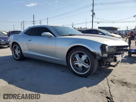 2012 Chevrolet Camaro 1LT z VIN 2G1FF1E32C9160336, wystawiony jako Copart lot #71129015 z przebiegiem 130 329 mil mil oraz Szkoda całkowita • Salvage title. Historia ofert i sprzedaży dostępna na DreamBid. Obrazek 4.
