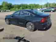 2022 Volvo S60 Inscription z VIN 7JRL12TL3NG172745, wystawiony jako Copart lot #57787275 z przebiegiem 39 666 mil mil oraz Szkoda całkowita • Salvage title. Historia ofert i sprzedaży dostępna na DreamBid. Obrazek 2.
