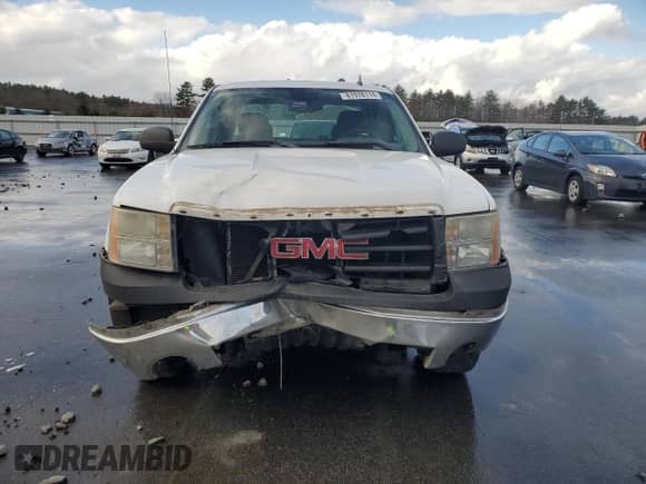 2008 GMC Sierra 1500 Work Truck with VIN 1GTEC19XX8Z308349, listed as a Copart auction lot 81978114 with 179,320 mi miles and Salvage title. Bid and sale history available at DreamBid. Image 5.