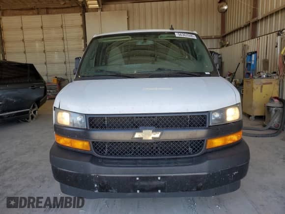 2019 Chevrolet Express Cargo с VIN 1GCWGAFG7K1178386, выставлен на аукционе Copart как лот 56362595 с пробегом 173 602 миль миль и Списание • Salvage title. История ставок и продаж доступна на DreamBid. Изображение 5.