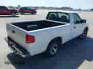 2003 Chevrolet S-10 LS с VIN 1GCCS14H138289179, выставлен на аукционе IAAI как лот 42227794 с пробегом 204 631 миль миль и . История ставок и продаж доступна на DreamBid. Изображение 4.