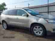 2014 Chevrolet Traverse LT z VIN 1GNKRHKD7EJ169048, wystawiony jako IAAI lot #42332958 z przebiegiem 184 819 mil mil oraz . Historia ofert i sprzedaży dostępna na DreamBid. Obrazek 13.