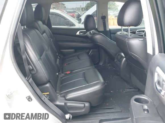 2014 Nissan Pathfinder Platinum with VIN 5N1AR2MNXEC686335, listed as a IAAI auction lot 42609936 with 180,720 mi miles and . Bid and sale history available at DreamBid. Image 8.