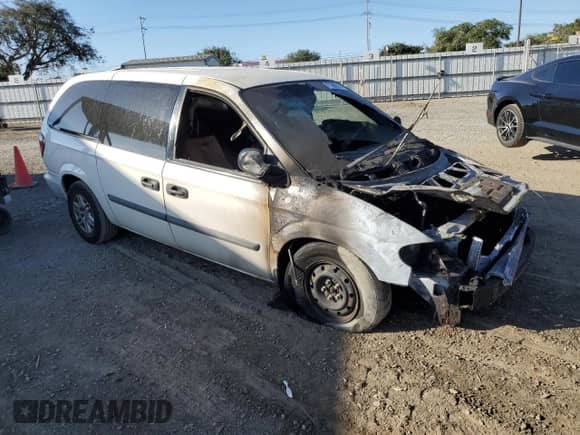 2005 Dodge Caravan SE с VIN 1D4GP24R75B415099, выставлен на аукционе Copart как лот 71388554 с пробегом Не указан миль и Списание • Salvage title. История ставок и продаж доступна на DreamBid. Изображение 4.