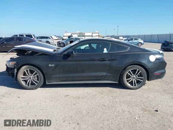 2017 Ford Mustang GT z VIN 1FA6P8CF6H5275932, wystawiony jako IAAI lot #42812292 z przebiegiem 62 411 mil mil oraz . Historia ofert i sprzedaży dostępna na DreamBid. Obrazek 14.