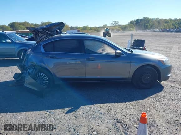 2009 Honda Accord LX с VIN 1HGCP26389A164885, выставлен на аукционе IAAI как лот 43413545 с пробегом 225 561 миль миль и . История ставок и продаж доступна на DreamBid. Изображение 12.