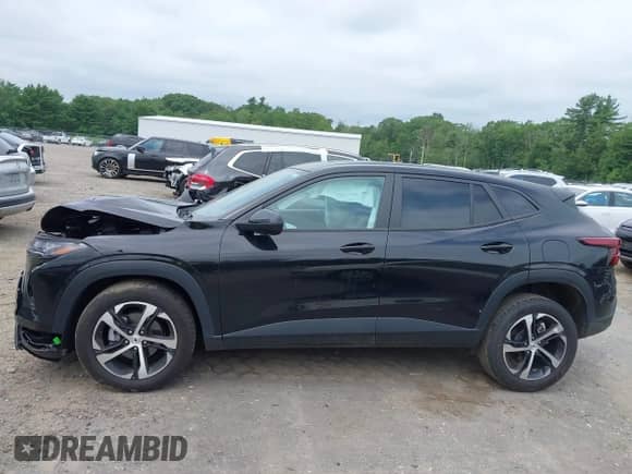 2024 Chevrolet Trax 1RS с VIN KL77LGE28RC103636, выставлен на аукционе IAAI как лот 42709352 с пробегом 35 192 миль миль и . История ставок и продаж доступна на DreamBid. Изображение 14.