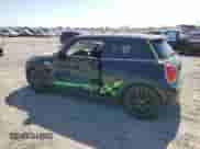2018 MINI Hardtop Cooper with VIN WMWXP5C54J2G64015, listed as a Copart auction lot 61866865 with 32,927 mi miles and Salvage title. Bid and sale history available at DreamBid. Image 2.