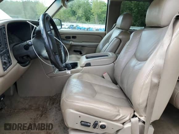 2004 GMC Sierra 1500 SLT z VIN 2GTEK19T841367242, wystawiony jako Copart lot #69794725 z przebiegiem 256 017 mil mil oraz Szkoda całkowita • Salvage title. Historia ofert i sprzedaży dostępna na DreamBid. Obrazek 7.