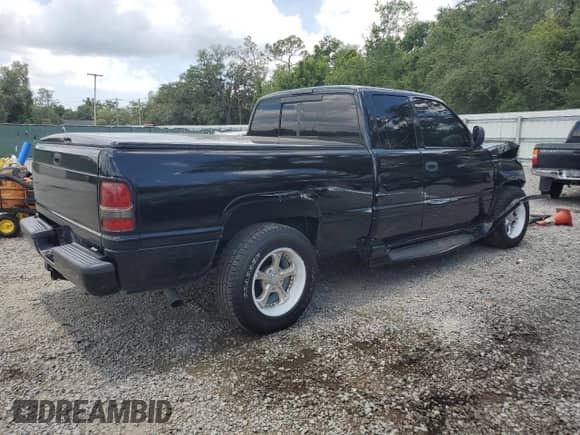 2000 Dodge 1500 с VIN 3B7HC12Y5YG146145, выставлен на аукционе Copart как лот 58536695 с пробегом 214 471 миль миль и Списание • Salvage title. История ставок и продаж доступна на DreamBid. Изображение 3.