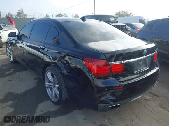 2013 BMW 7 Series 740Li with VIN WBAYE4C59DD136786, listed as a IAAI auction lot 42722440 with 126,170 mi miles and . Bid and sale history available at DreamBid. Image 3.