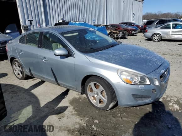 2013 Volvo S60 T5 Premier with VIN YV1612FS5D1227917, listed as a Copart auction lot 46411165 with 71,465 mi miles and Salvage title. Bid and sale history available at DreamBid. Image 4.