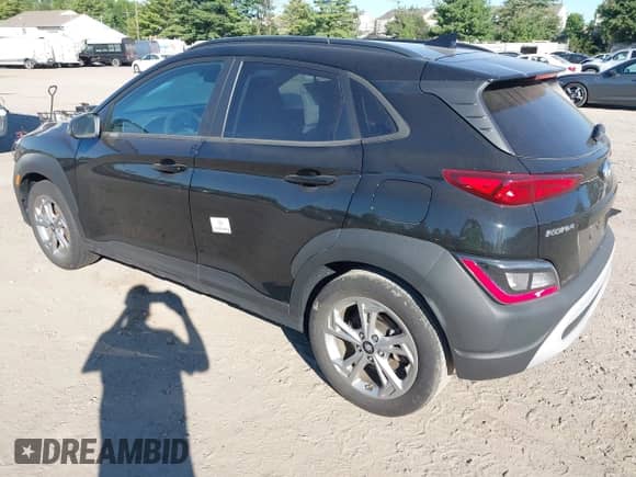 2023 Hyundai Kona SEL с VIN KM8K3CAB9PU938126, выставлен на аукционе IAAI как лот 43068636 с пробегом 45 682 миль миль и . История ставок и продаж доступна на DreamBid. Изображение 3.