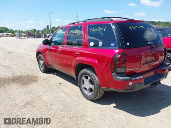 2004 Chevrolet TrailBlazer LS with VIN 1GNDT13S242272465, listed as a IAAI auction lot 42647148 with 131,464 mi miles and . Bid and sale history available at DreamBid. Image 3.