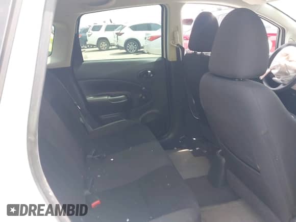 2015 Nissan Note SV z VIN 3N1CE2CP0FL445419, wystawiony jako IAAI lot #42646427 z przebiegiem 92 129 mil mil oraz . Historia ofert i sprzedaży dostępna na DreamBid. Obrazek 8.