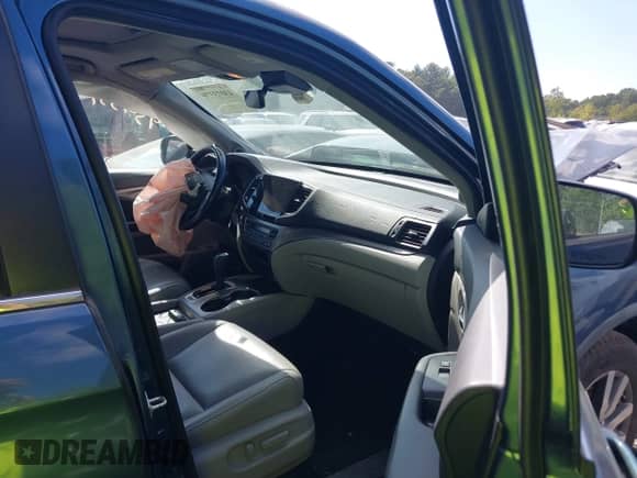 2019 Honda Pilot EX-L z VIN 5FNYF6H58KB013796, wystawiony jako IAAI lot #43073370 z przebiegiem 91 560 mil mil oraz . Historia ofert i sprzedaży dostępna na DreamBid. Obrazek 5.