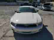 2012 Ford Mustang Premium с VIN 1ZVBP8AMXC5265694, выставлен на аукционе Copart как лот 89526165 с пробегом 128 820 миль миль и Списание • Salvage title. История ставок и продаж доступна на DreamBid. Изображение 5.