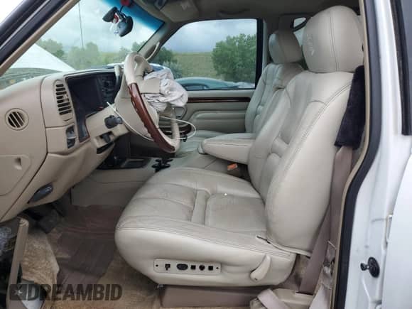 2000 Cadillac Escalade с VIN 1GYEK13R4YR120238, выставлен на аукционе Copart как лот 61397315 с пробегом 95 906 миль миль и Списание • Salvage title. История ставок и продаж доступна на DreamBid. Изображение 7.