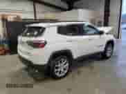 2024 Jeep Compass Latitude Lux с VIN 3C4NJDFN0RT103948, выставлен на аукционе Copart как лот 78613254 с пробегом 5 647 миль миль и Списание • Salvage title. История ставок и продаж доступна на DreamBid. Изображение 3.