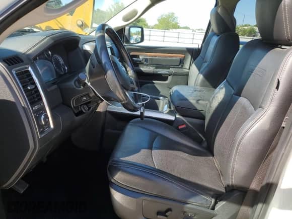 2018 Ram 1500 Laramie z VIN 1C6RR7NT0JS162331, wystawiony jako Copart lot #70268795 z przebiegiem 133 307 mil mil oraz Nie do naprawy • Non repairable. Historia ofert i sprzedaży dostępna na DreamBid. Obrazek 7.