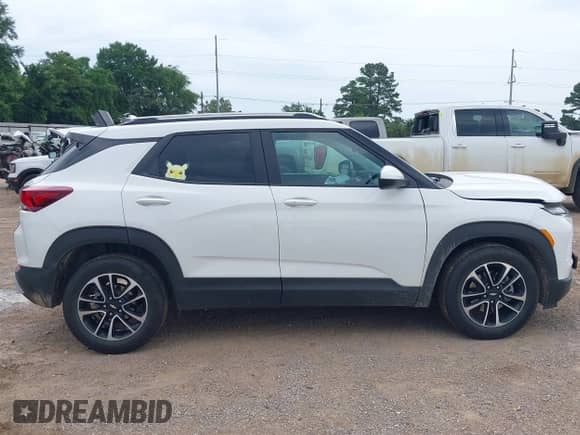2025 Chevrolet TrailBlazer LT with VIN KL79MPSP3SB085550, listed as a IAAI auction lot 42267062 with 10,125 mi miles and . Bid and sale history available at DreamBid. Image 13.