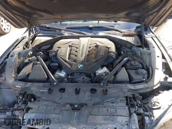 2012 BMW 7 Series 750Li xDrive z VIN WBAKC8C53CC435553, wystawiony jako IAAI lot #41852097 z przebiegiem 127 418 mil mil oraz . Historia ofert i sprzedaży dostępna na DreamBid. Obrazek 10.